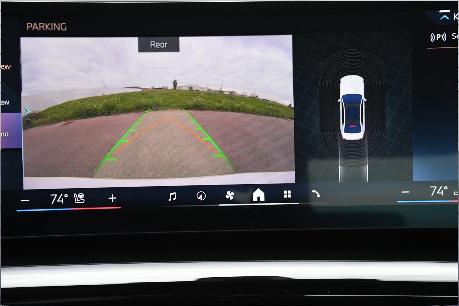 Used 2024 BMW 530i xDrive w/ Convenience Package image 13