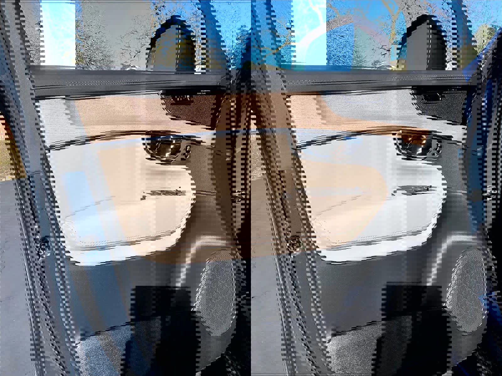 New 2026 Volvo XC90 T8 Ultra w/ Protection Package Premier image 24