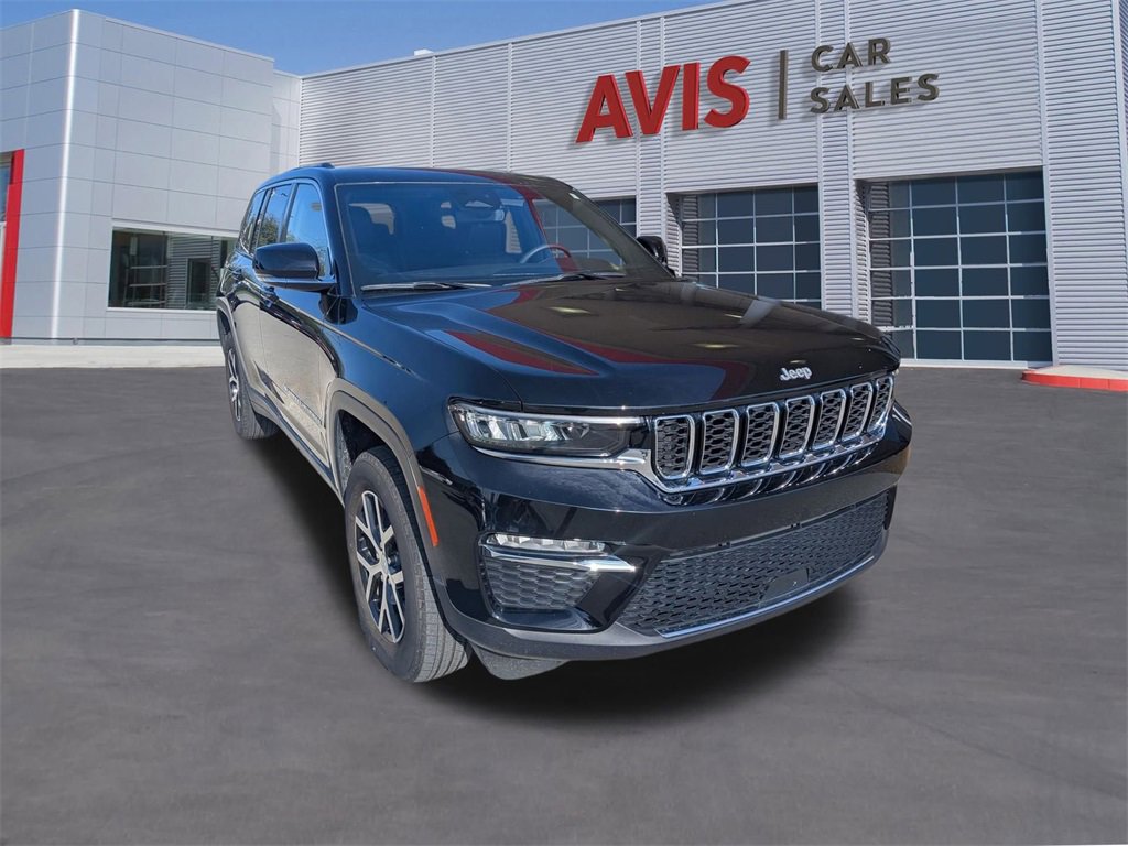 Used 2024 Jeep Grand Cherokee Limited image 3