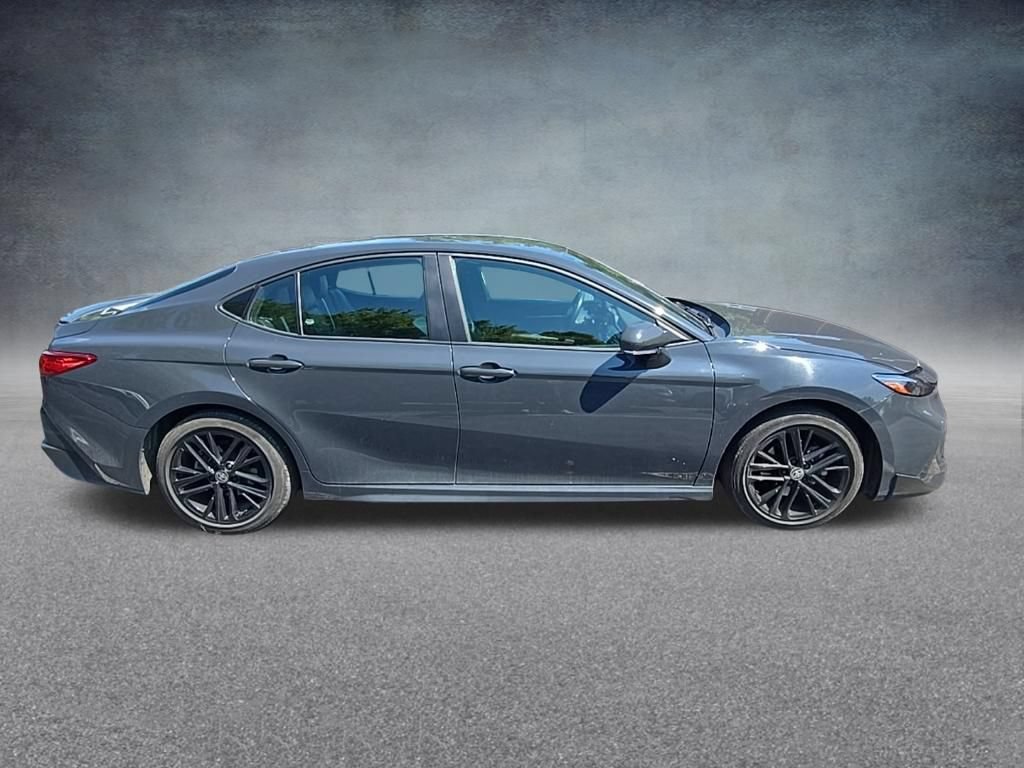 Used 2025 Toyota Camry SE FWD image 9
