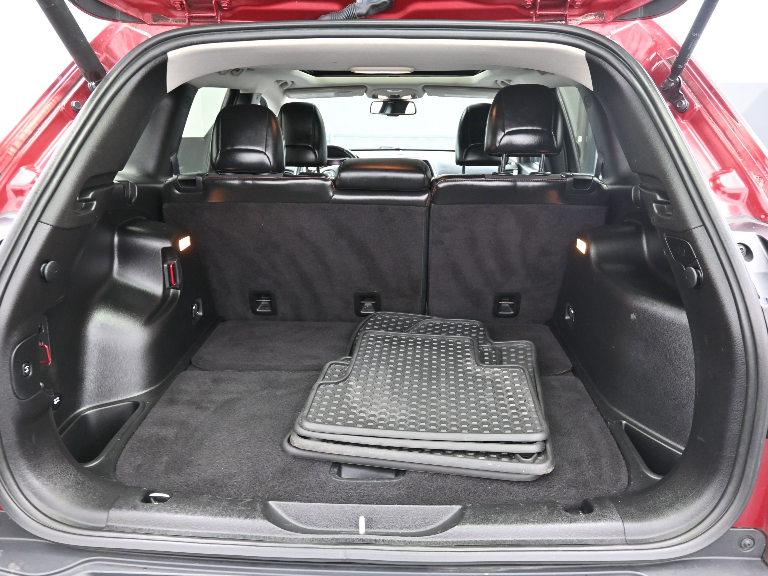 Used 2015 Jeep Cherokee Trailhawk w/ Comfort/Convenience Group image 23