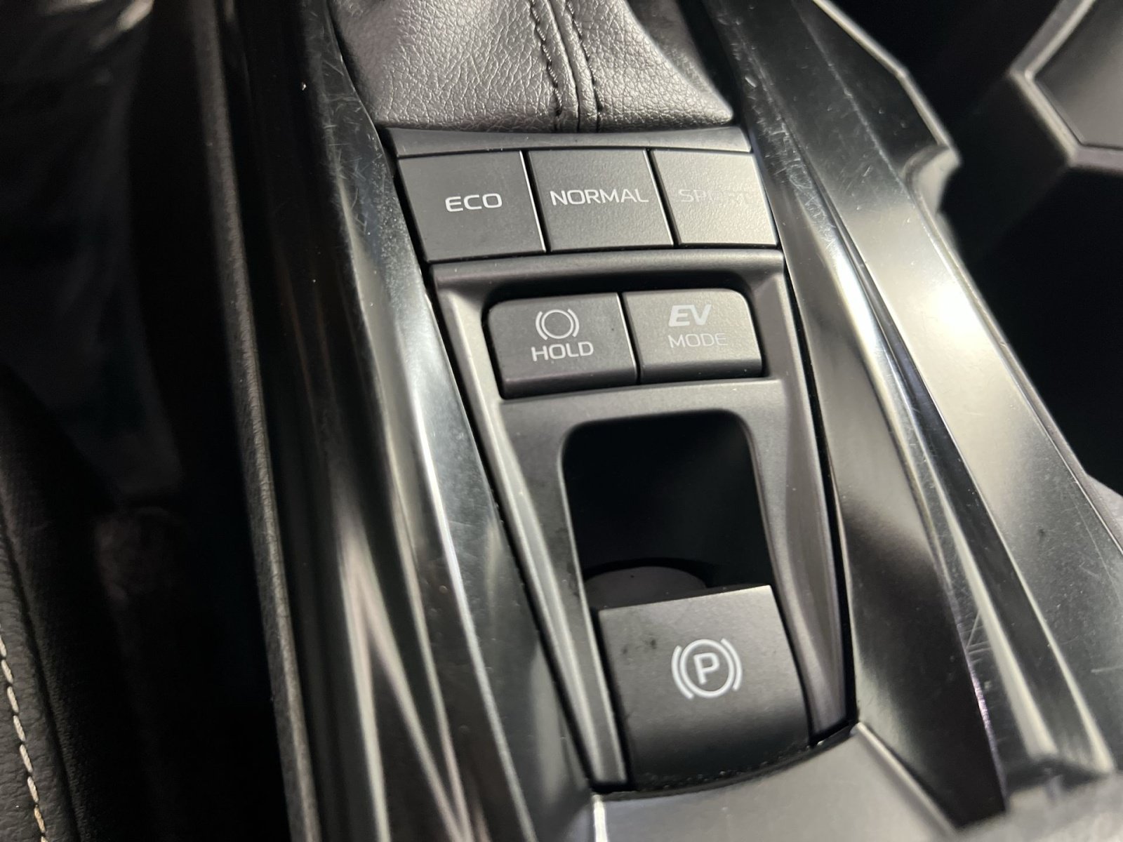 Used 2025 Toyota Camry SE FWD image 33