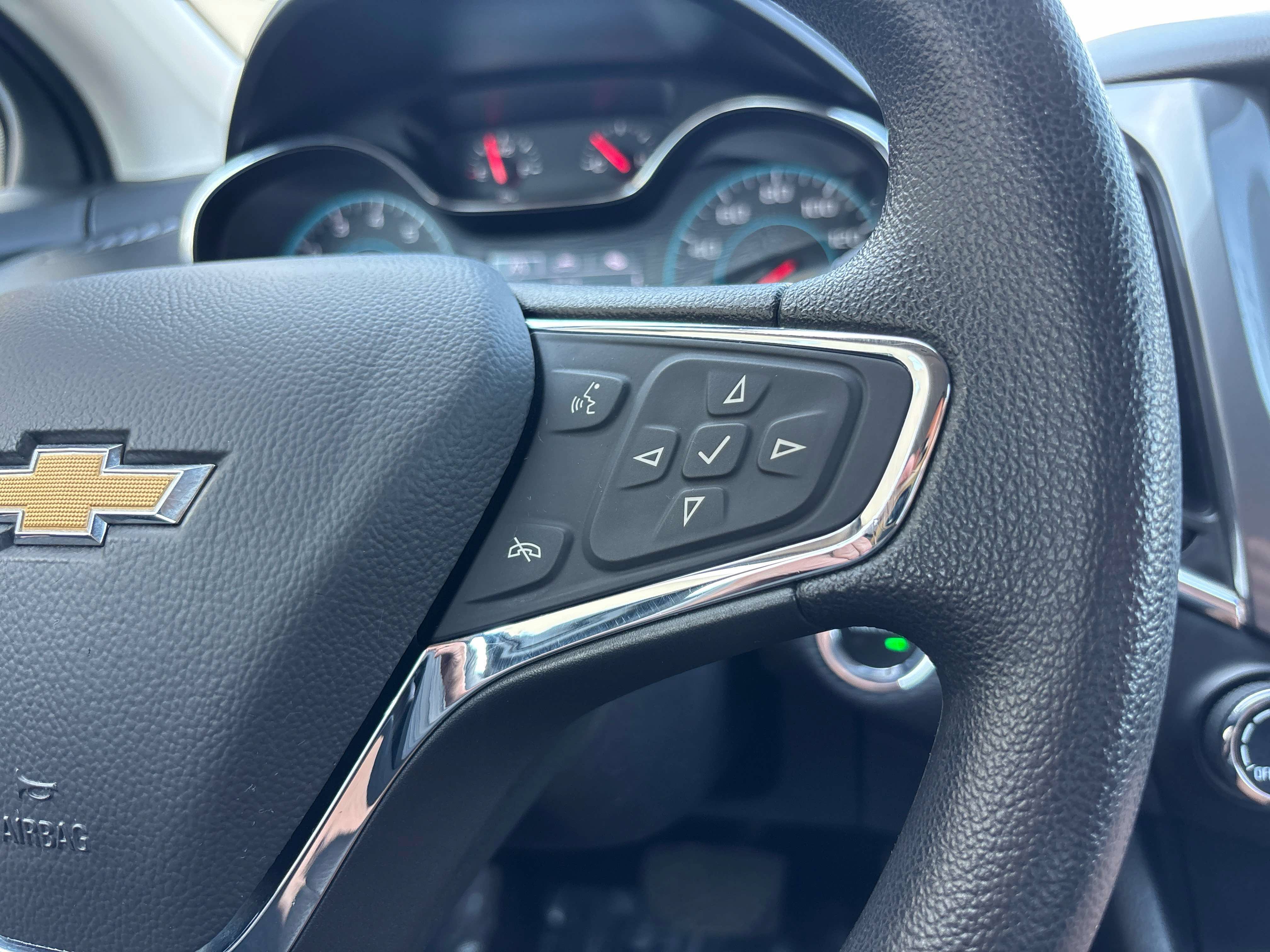 Used 2018 Chevrolet Cruze LT w/ Convenience Package FWD image 18
