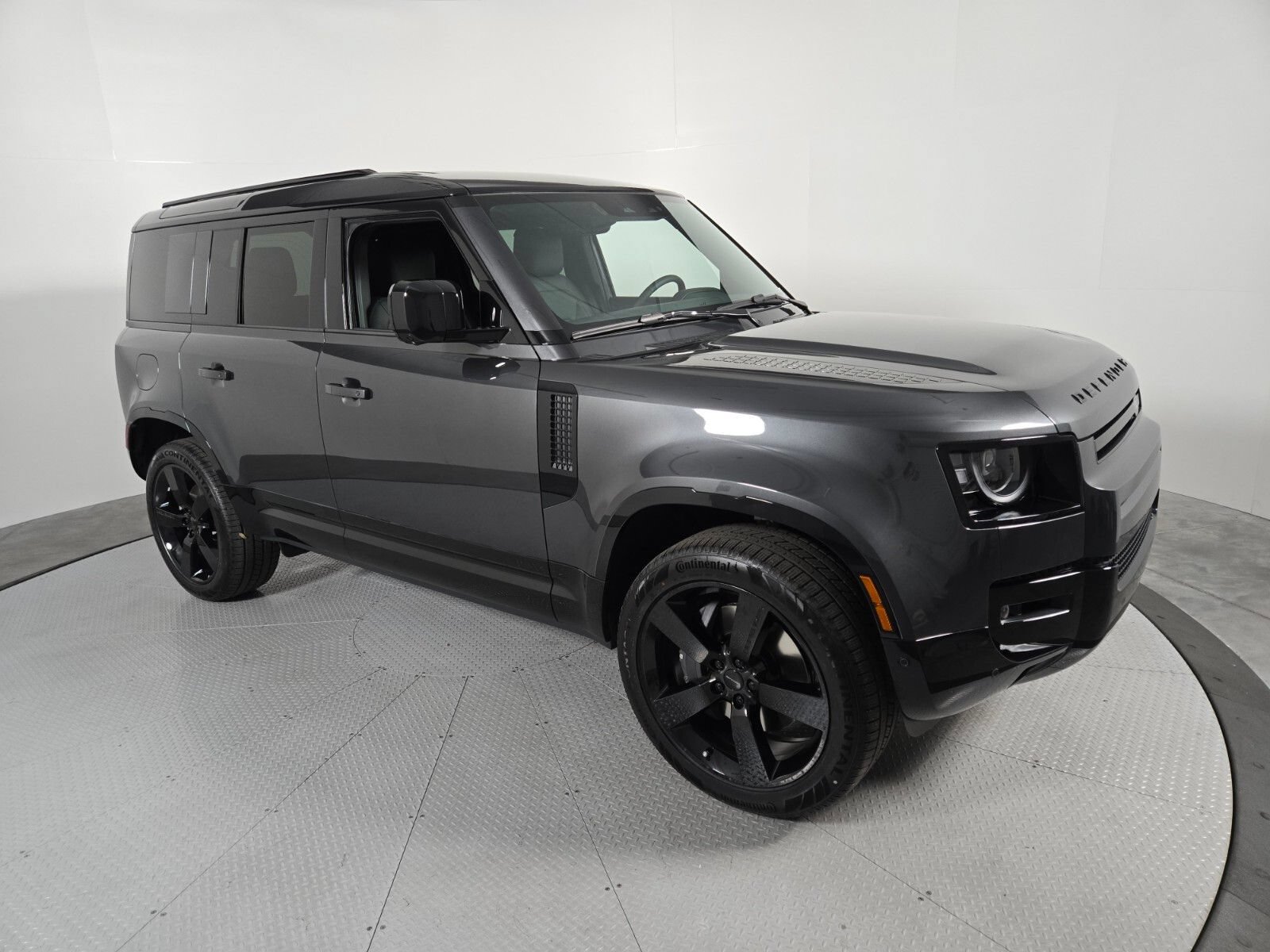 New 2026 Land Rover Defender 110 X-Dynamic SE AWD/4WD image 16