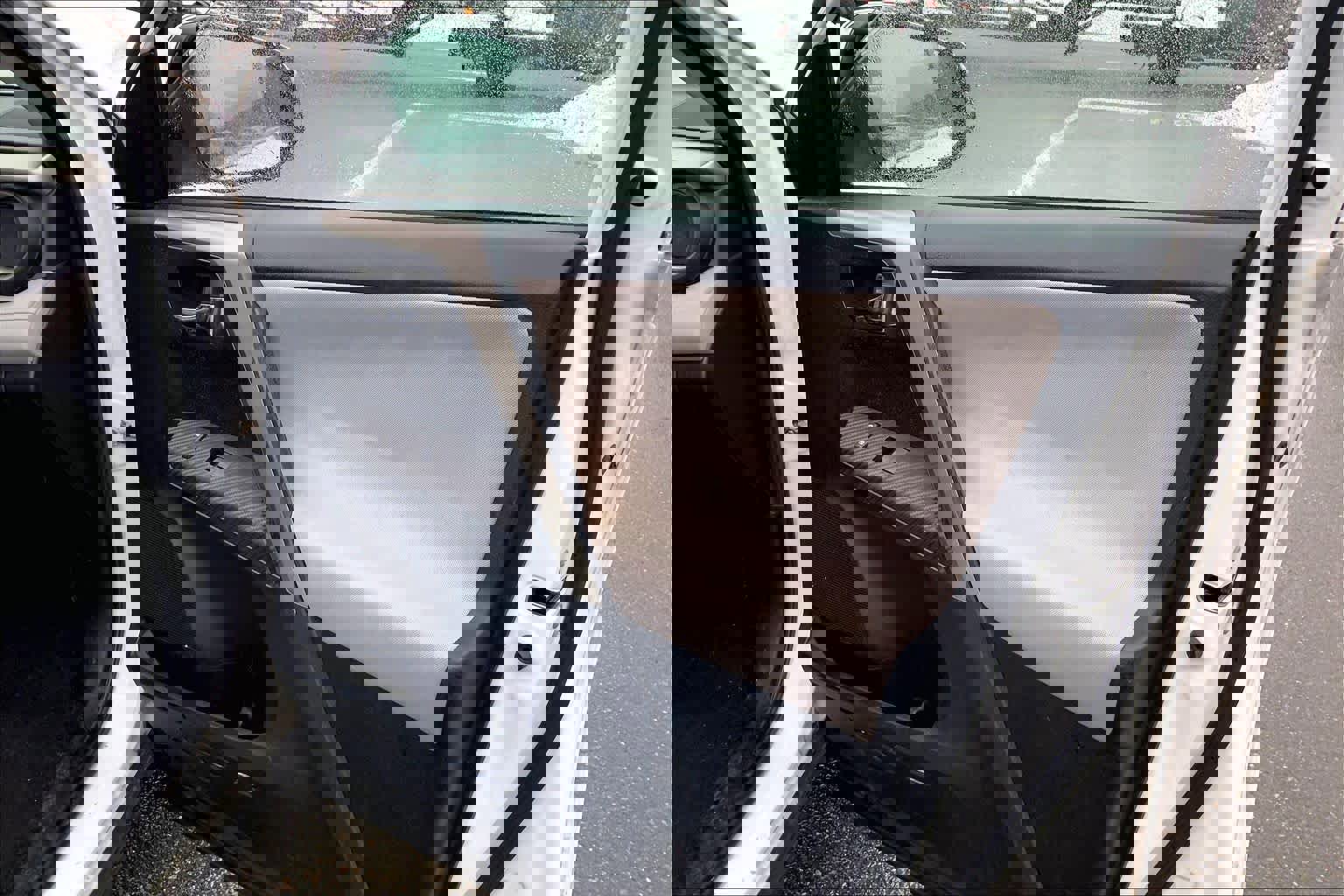 Used 2015 Toyota RAV4 XLE image 23