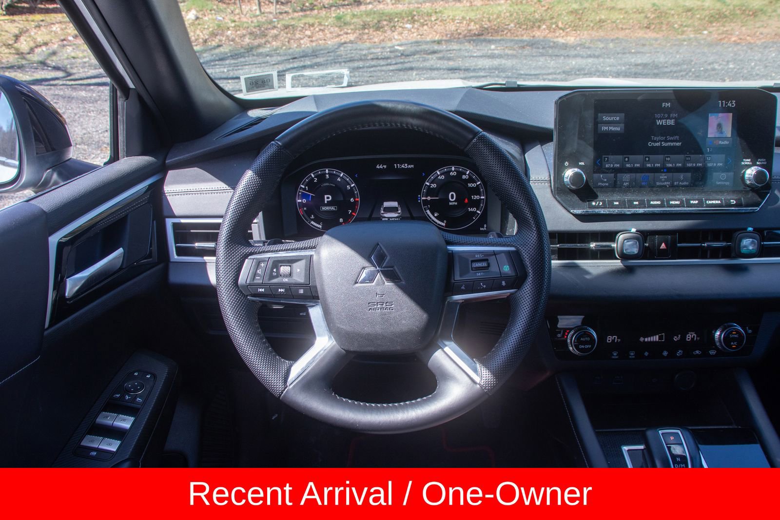 Used 2023 Mitsubishi Outlander SE image 17
