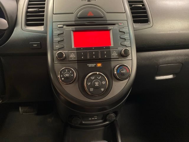 Used 2011 Kia Soul + FWD image 11