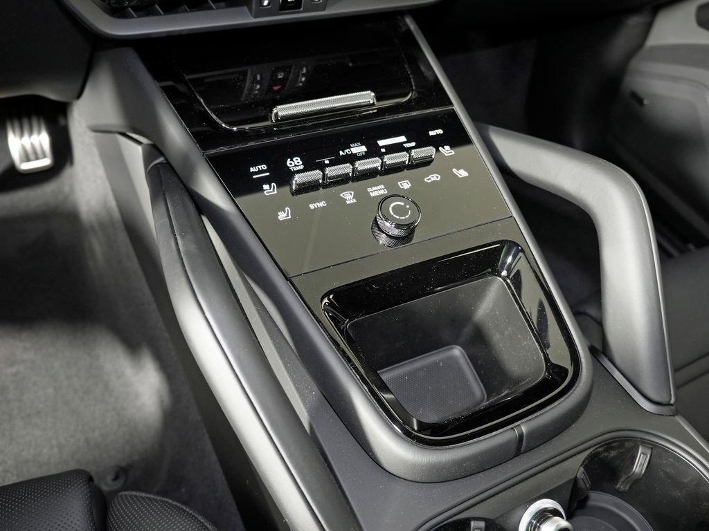 New 2026 Porsche Cayenne GTS AWD/4WD image 32