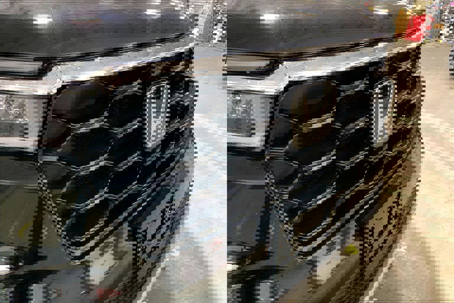 Used 2025 Honda Pilot Elite image 30