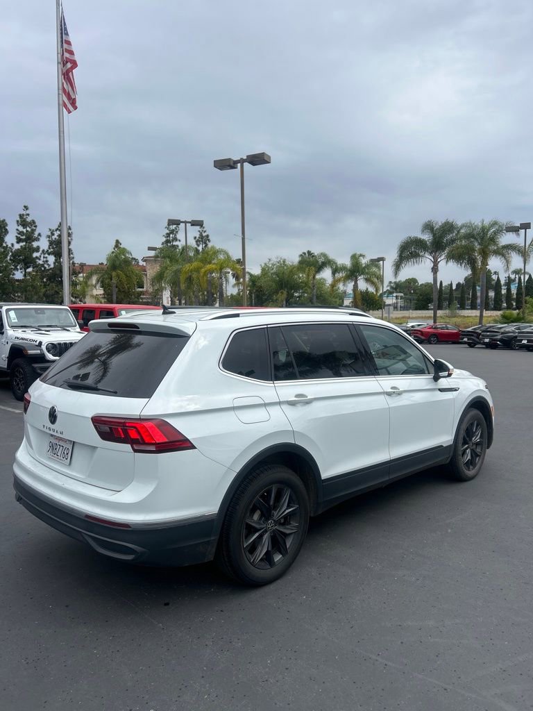 Used 2024 Volkswagen Tiguan SE image 3