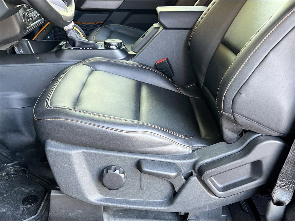 Used 2023 Ford Bronco Badlands w/ Sasquatch Package image 18
