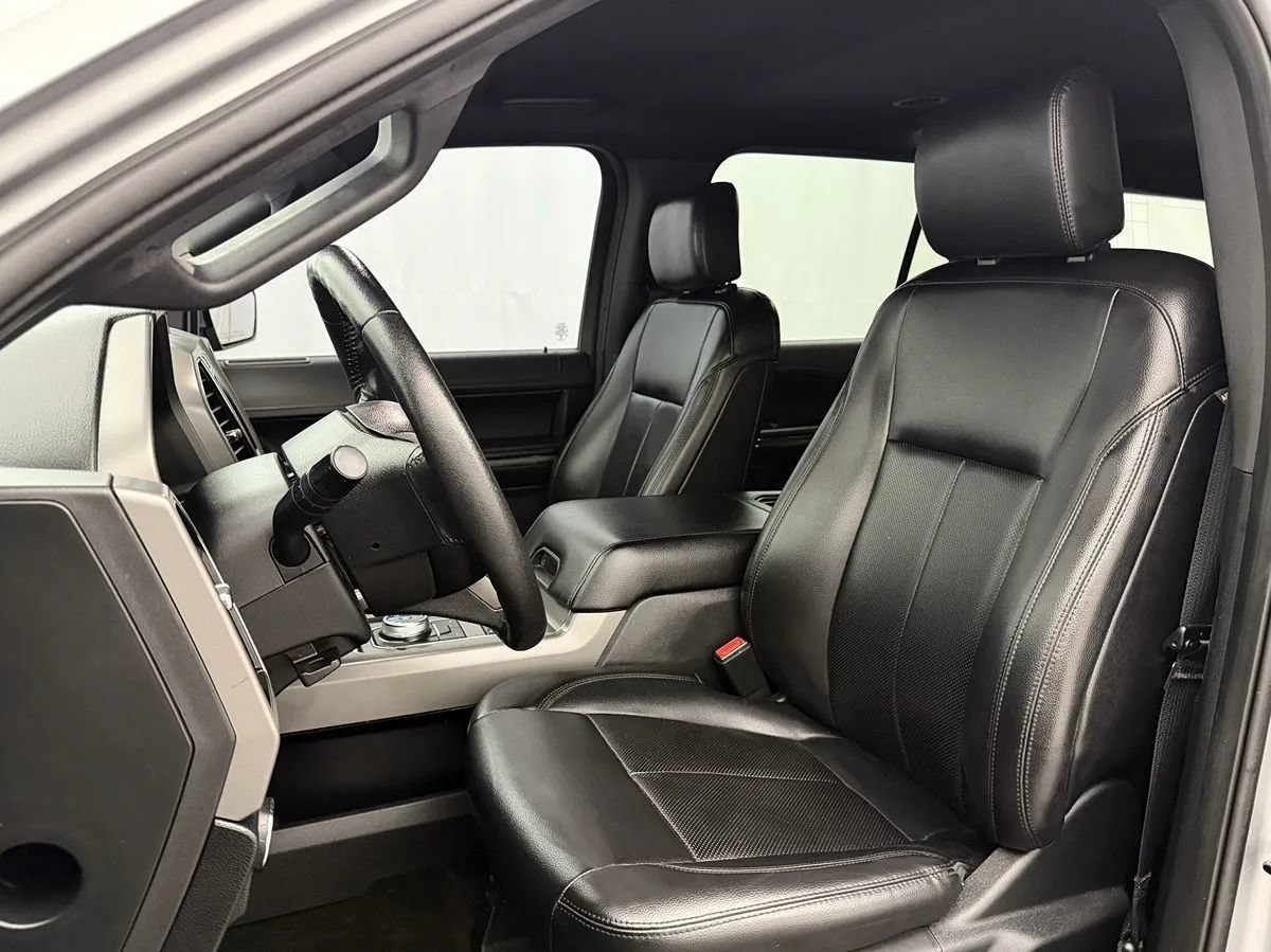 Used 2020 Ford Expedition XLT w/ Equipment Group 201A AWD/4WD image 9