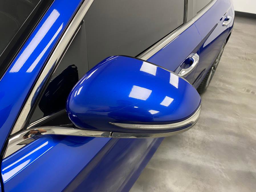 Used 2019 Genesis G70 2.0T Advanced image 12