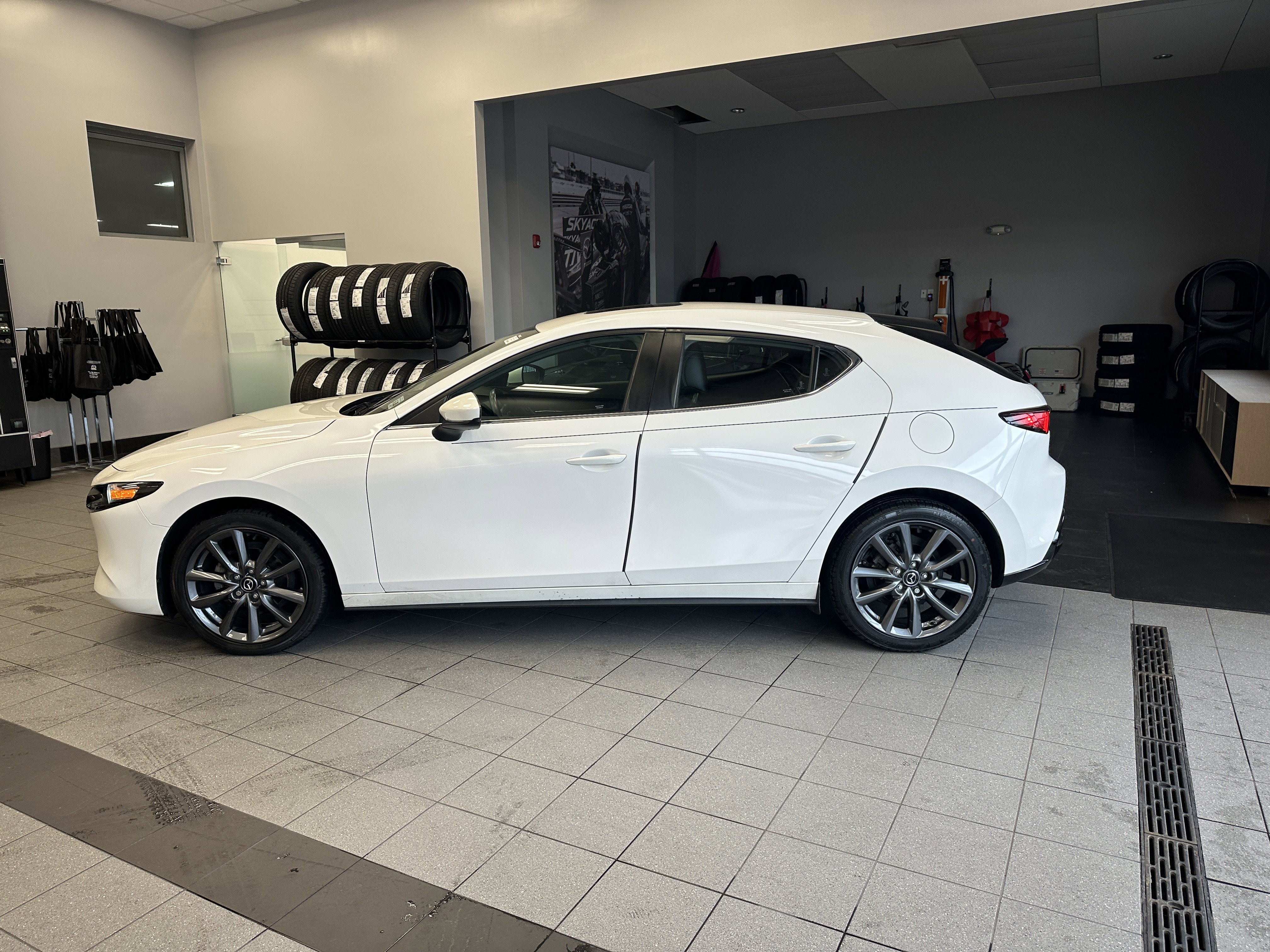 Certified 2023 MAZDA MAZDA3 s FWD image 3