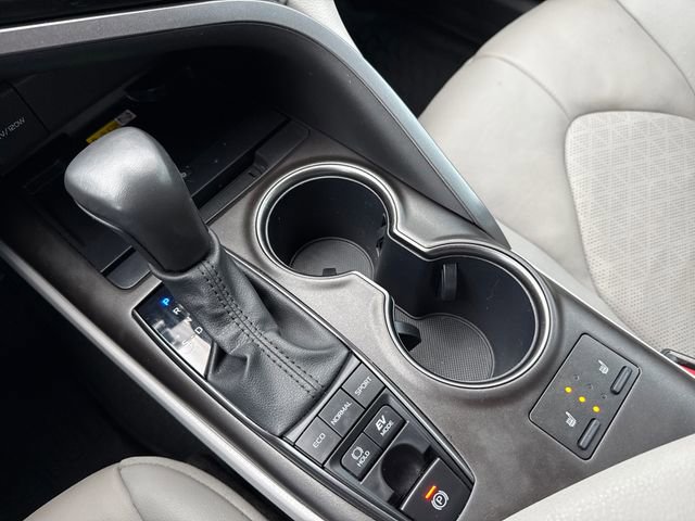 Used 2024 Toyota Camry XSE w/ Navigation Package image 31