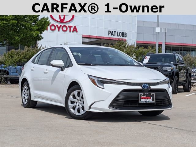 Used 2025 Toyota Corolla LE FWD image 2