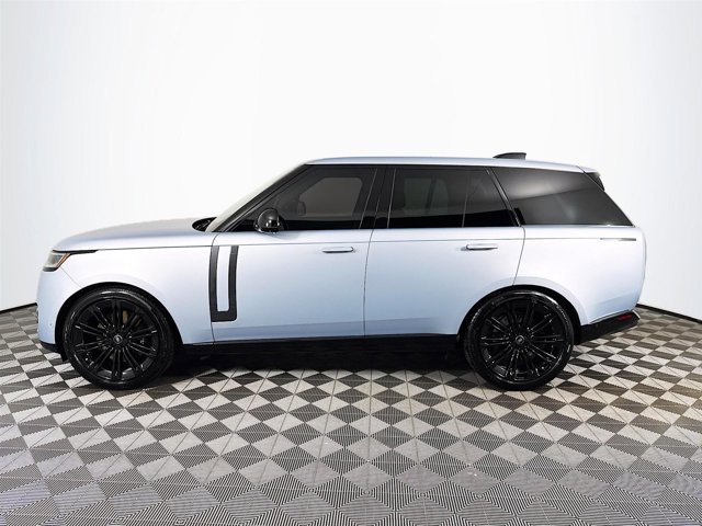 Used 2025 Land Rover Range Rover SE image 8