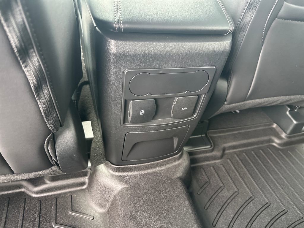 Used 2024 Ford Explorer XLT w/ Equipment Group 202A RWD image 29