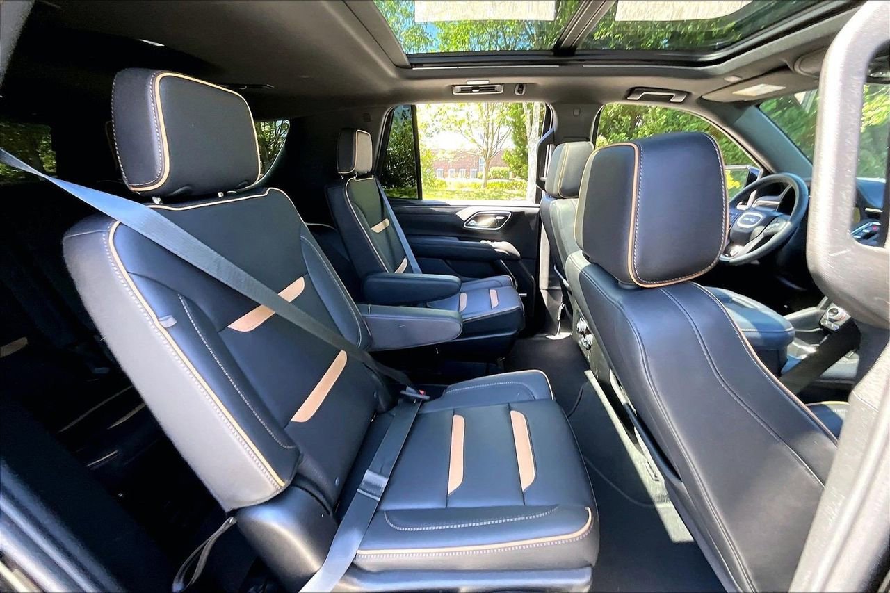 Used 2024 GMC Yukon AT4 w/ AT4 Premium Package AWD/4WD image 25