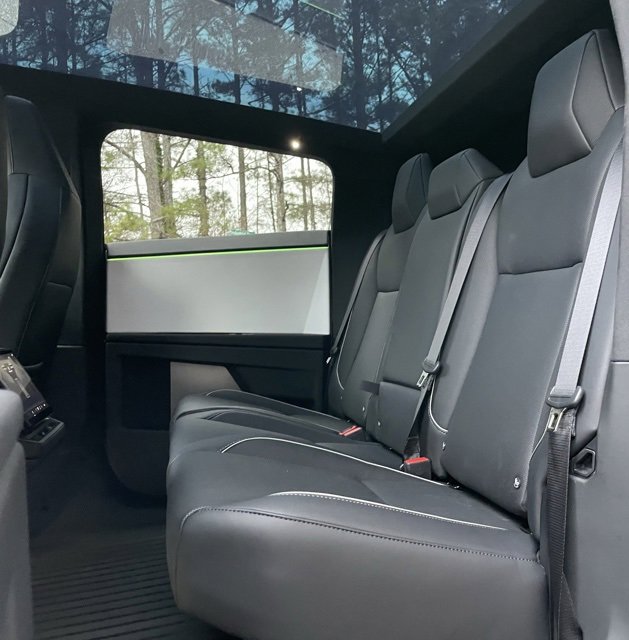 Used 2024 Tesla Cybertruck AWD Crew Cab image 16