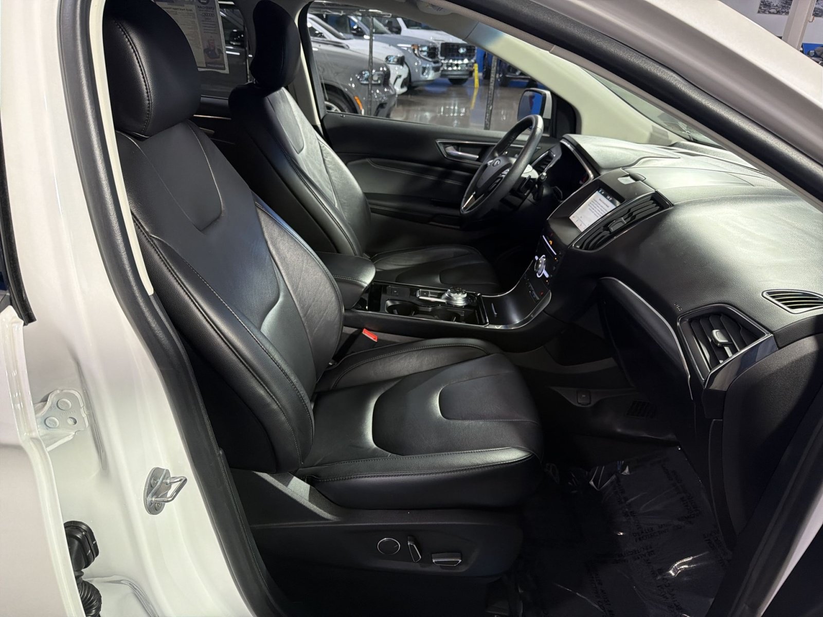 Used 2019 Ford Edge Titanium w/ Class II Trailer Tow Package AWD/4WD image 27