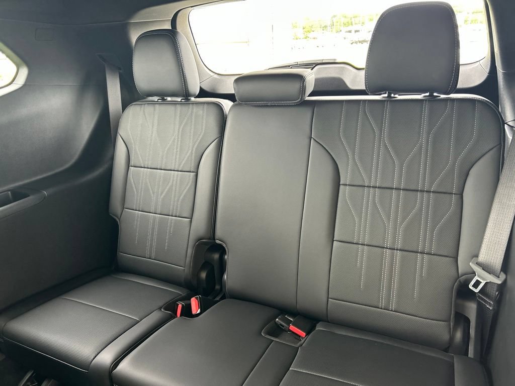 Used 2026 Buick Enclave Avenir w/ Super Cruise Package FWD image 11