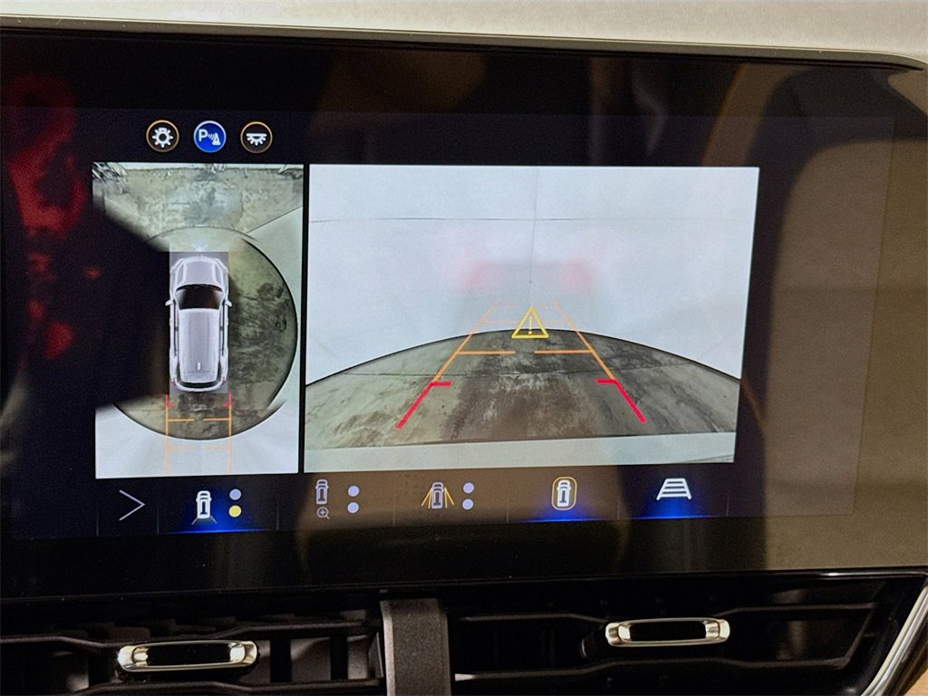 New 2026 Chevrolet Equinox ACTIV w/ Convenience Package III image 9