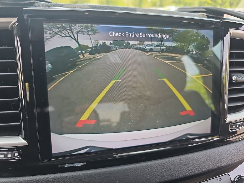Certified 2022 Chrysler Pacifica Touring-L FWD image 25