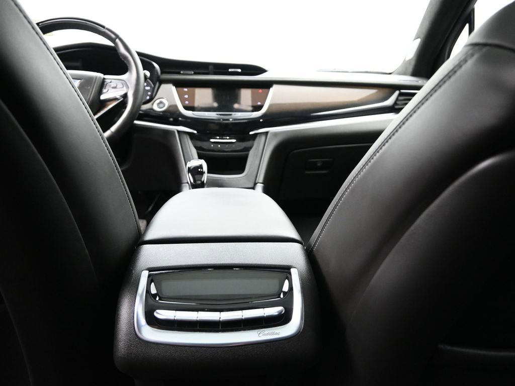 Certified 2025 Cadillac XT6 Premium Luxury w/ Platinum Package image 15