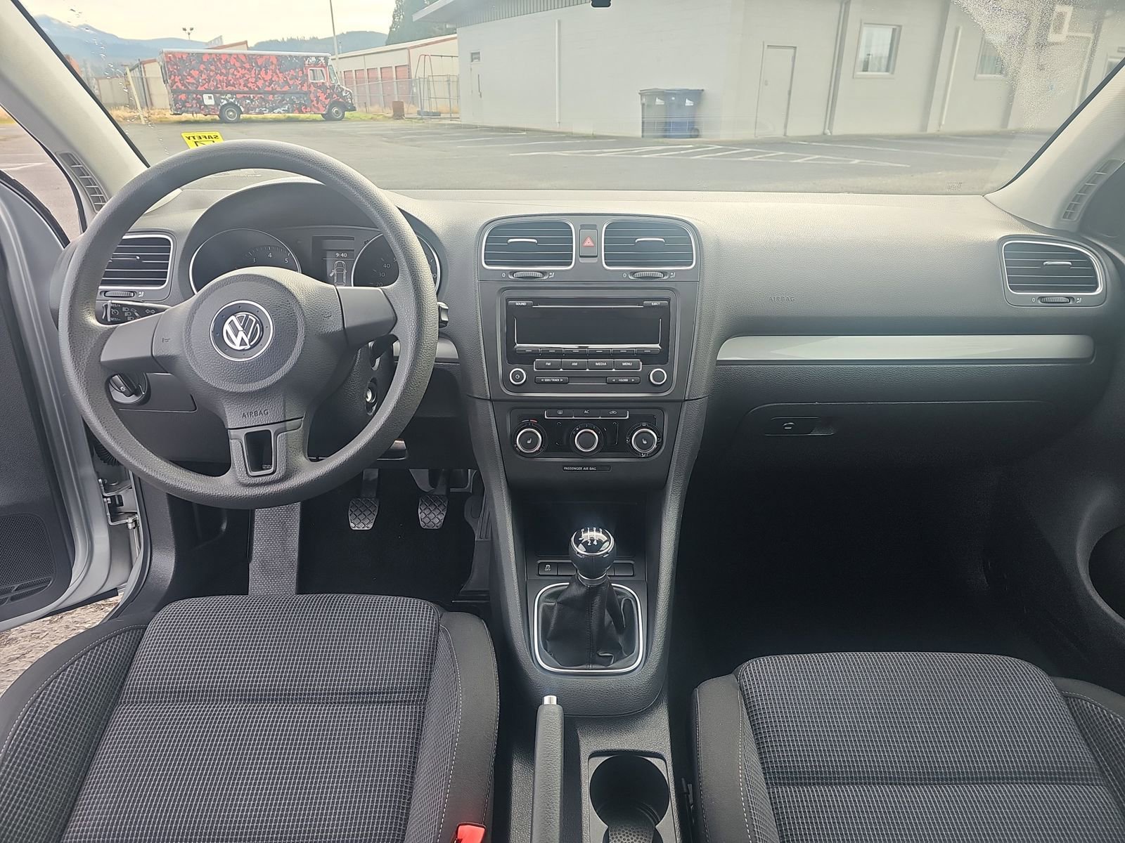 Used 2012 Volkswagen Golf 2-Door image 9
