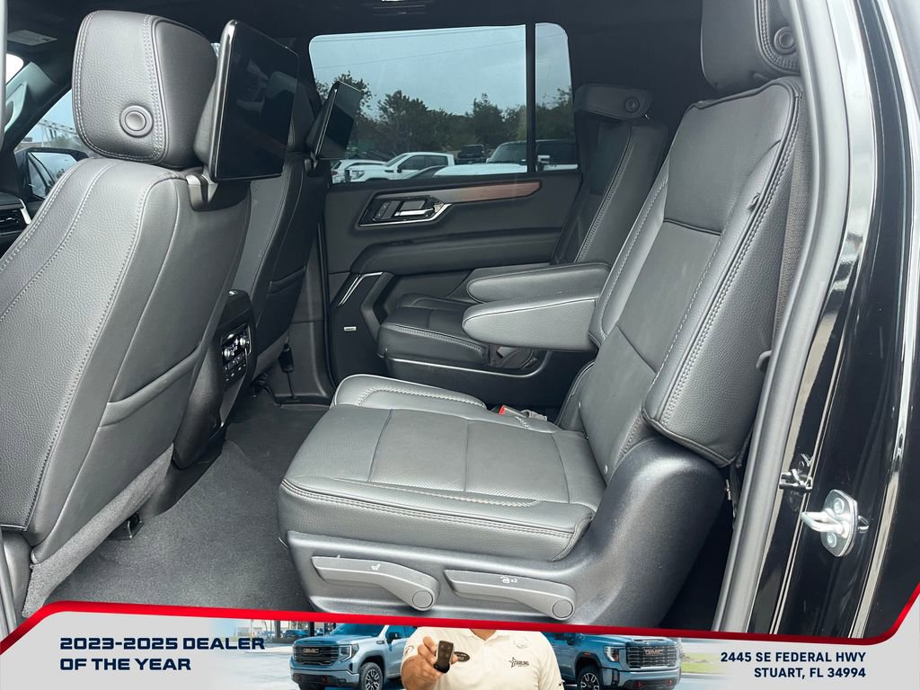 Used 2025 GMC Yukon XL Denali w/ Denali Reserve Package image 11