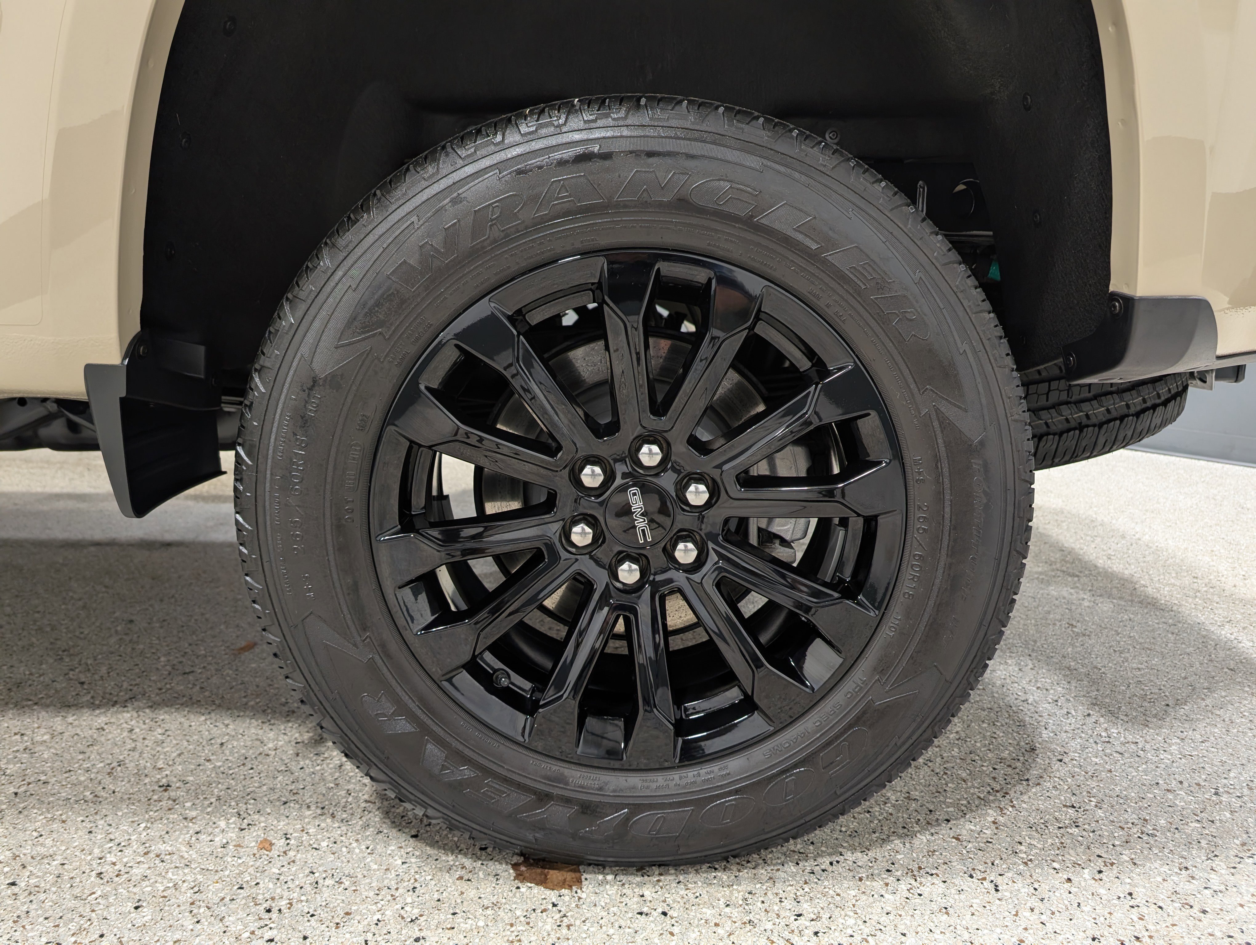 Used 2022 GMC Canyon Elevation w/ Elevation Premium Package image 10