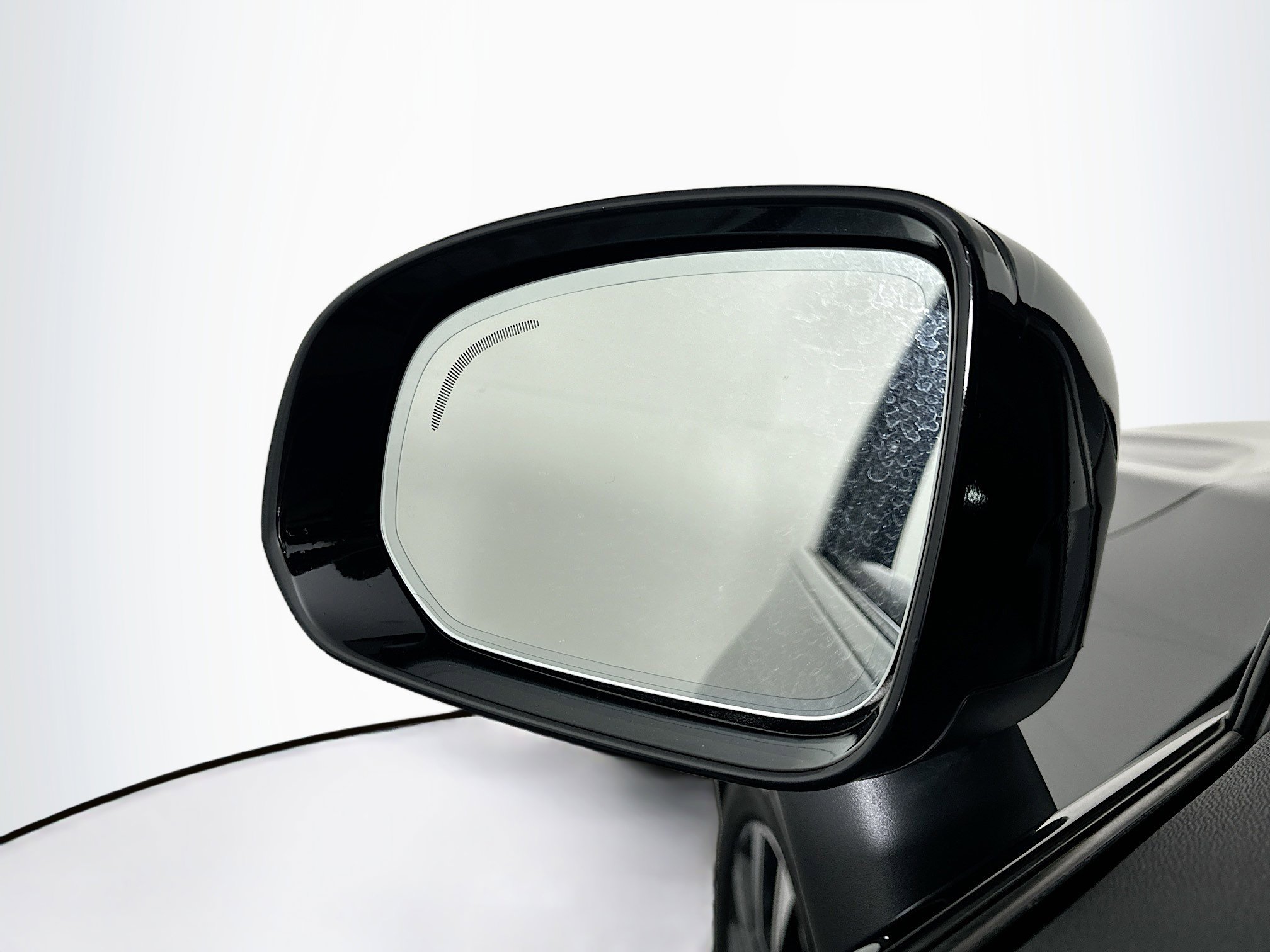 Used 2025 Volvo XC60 B5 Plus image 16