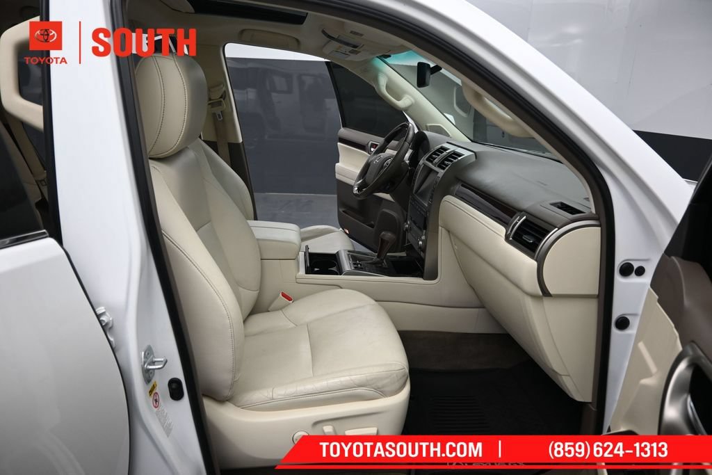 Used 2017 Lexus GX 460 AWD/4WD image 38