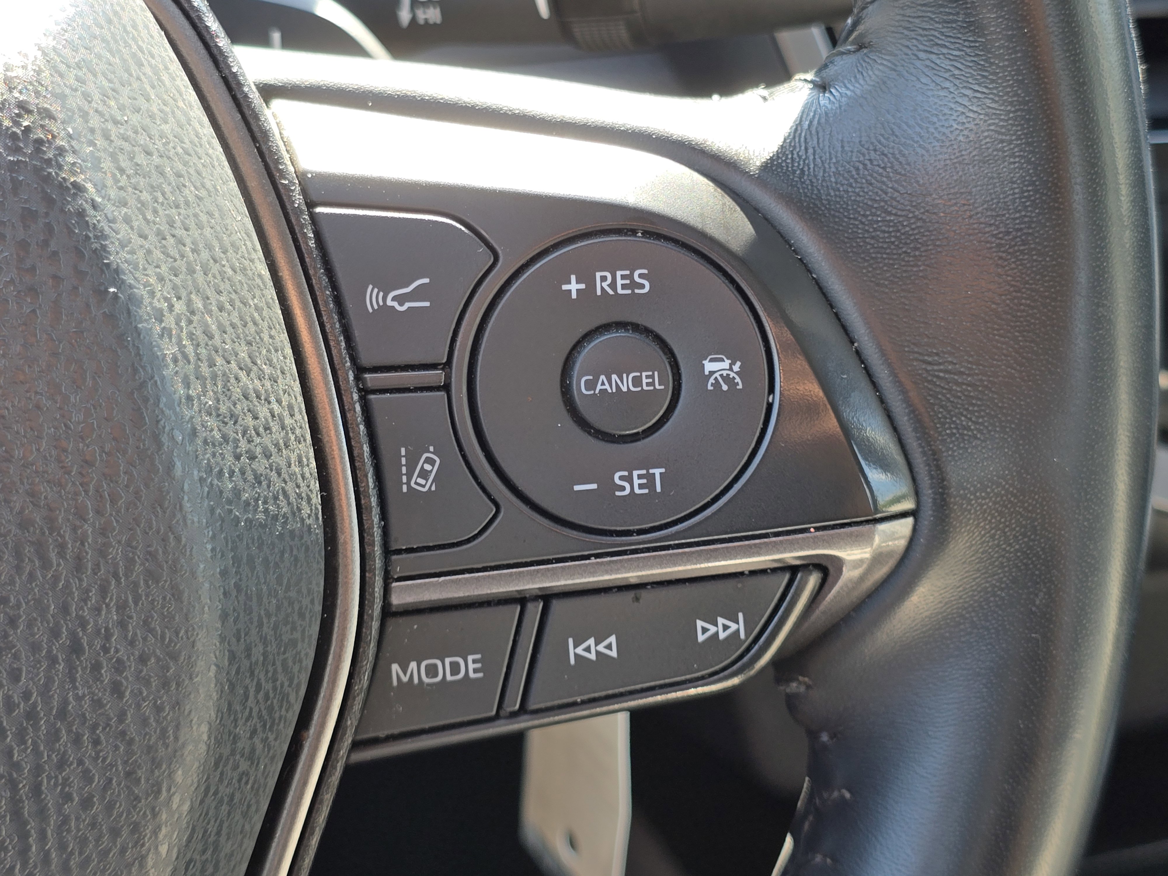 Used 2023 Toyota Camry SE image 11