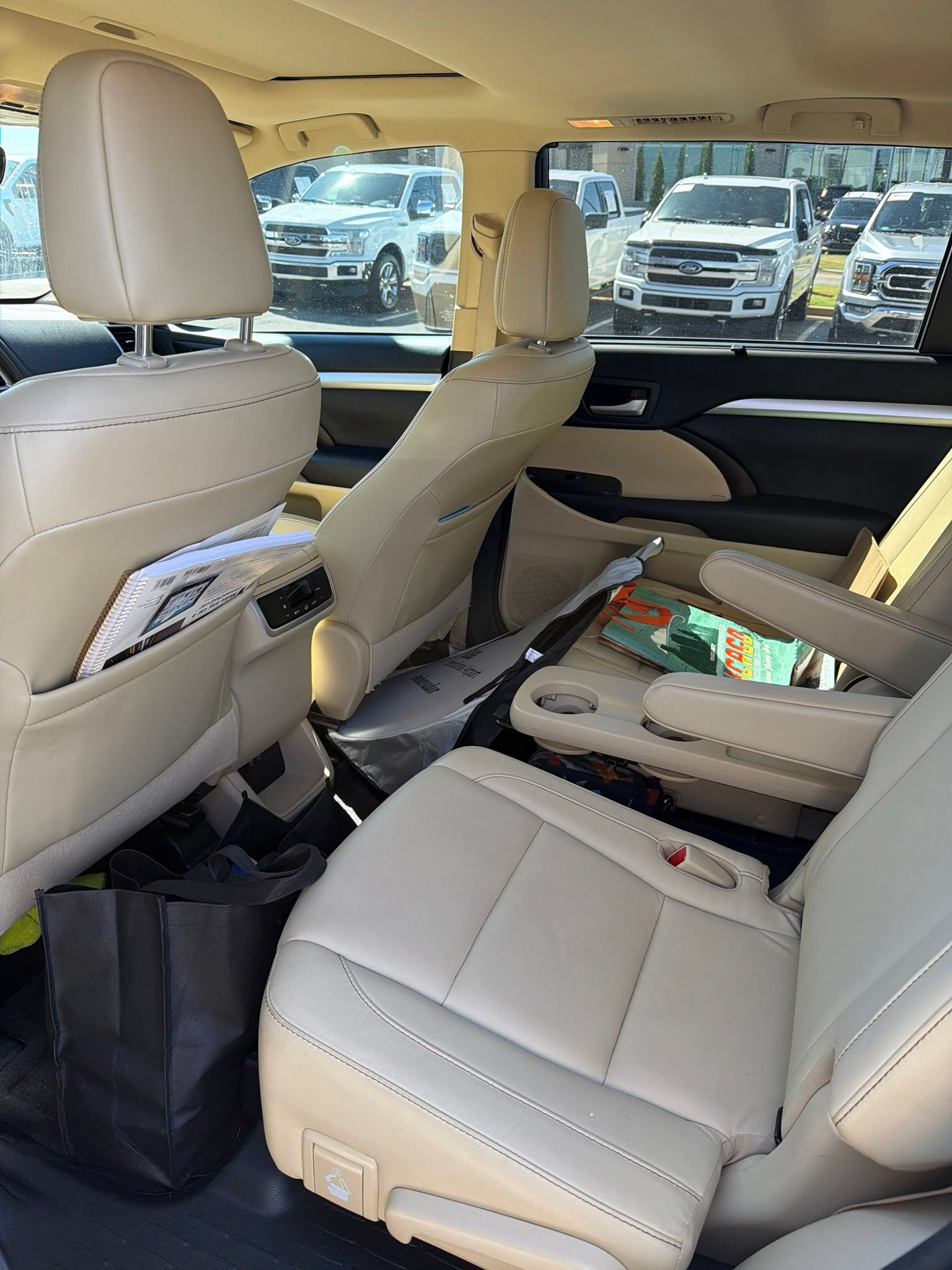 Used 2017 Toyota Highlander XLE FWD image 16