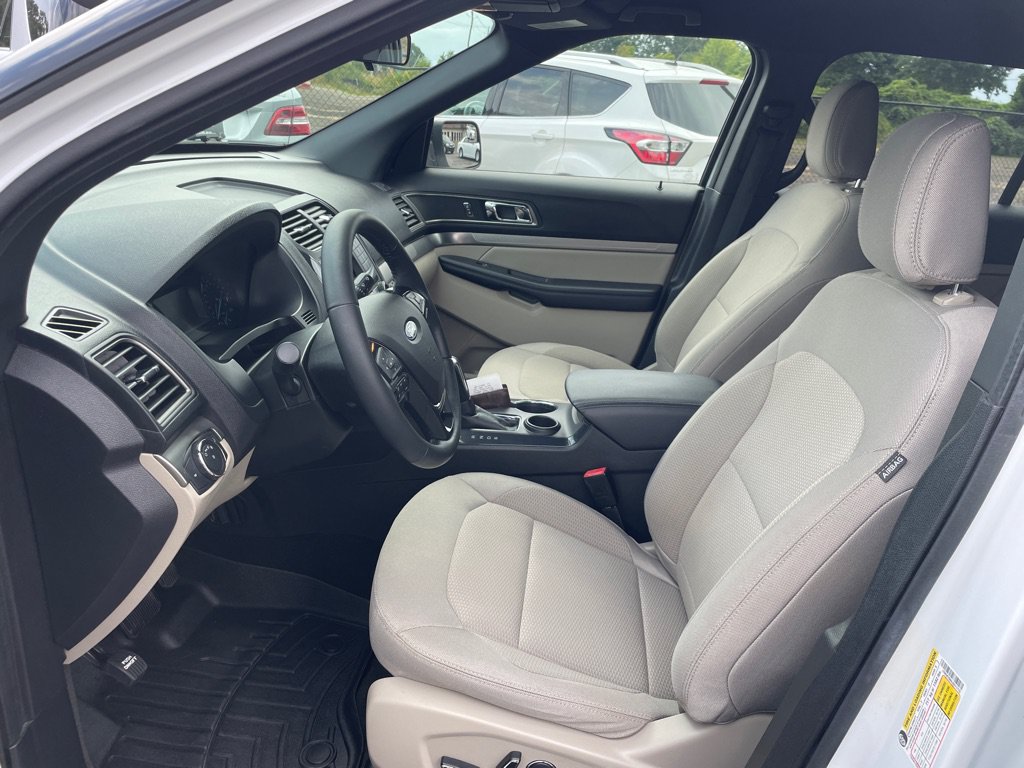 Used 2018 Ford Explorer XLT FWD image 12