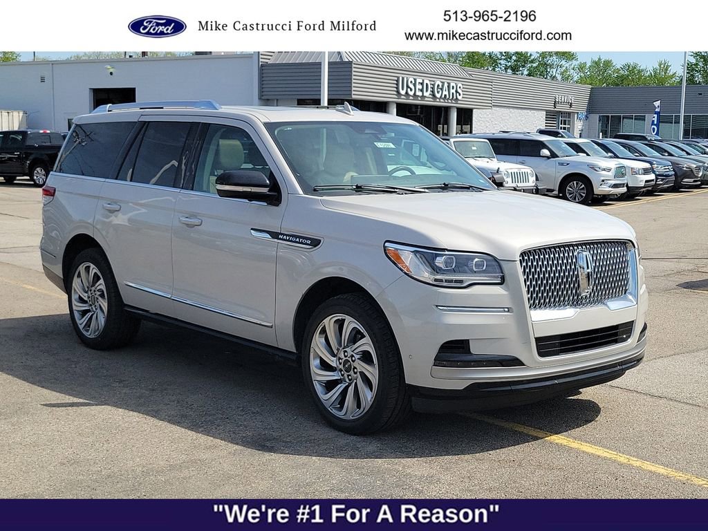 Used 2024 Lincoln Navigator Premiere AWD/4WD image 7