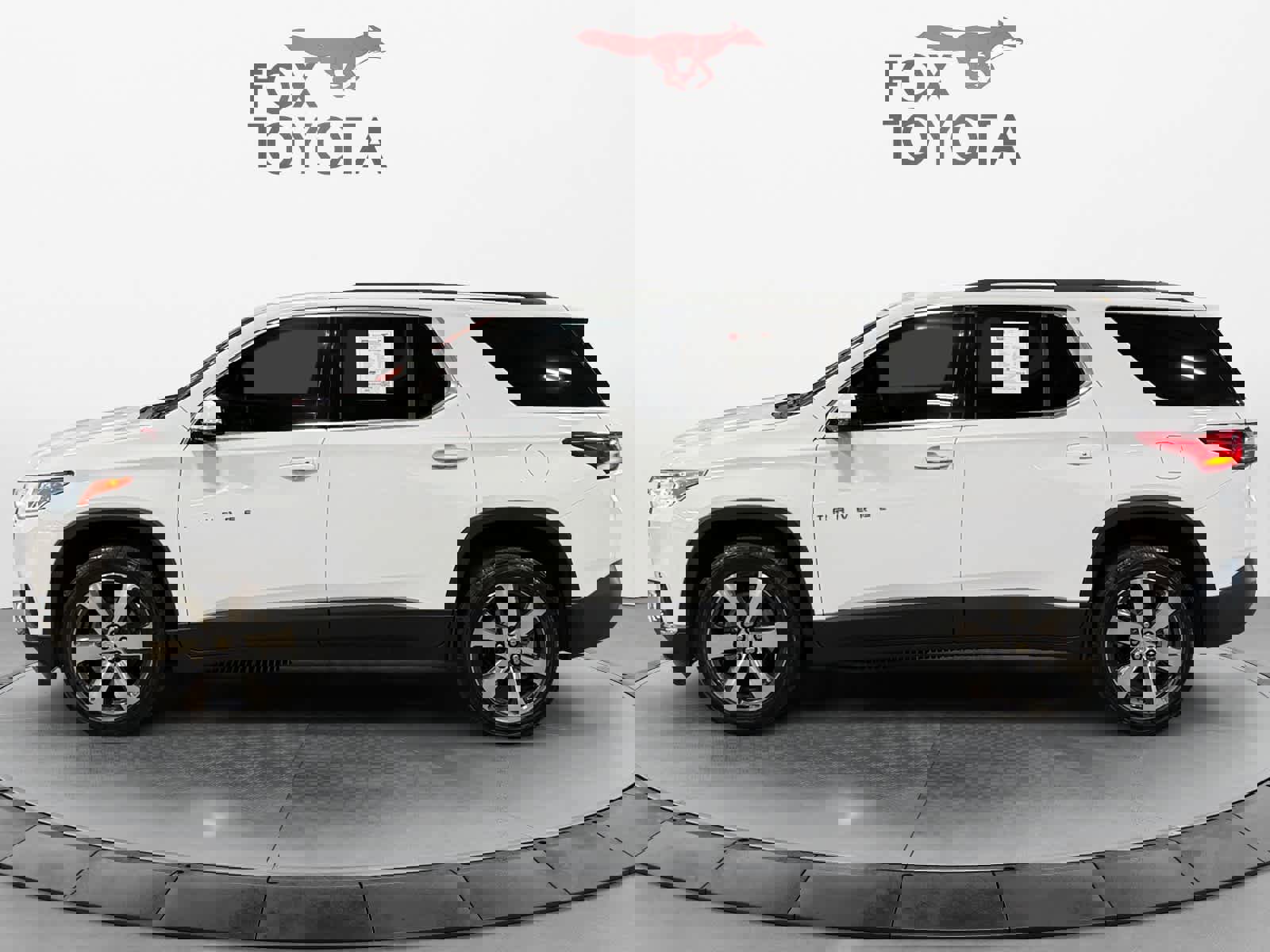 Used 2020 Chevrolet Traverse LT w/ LT Premium Package image 3