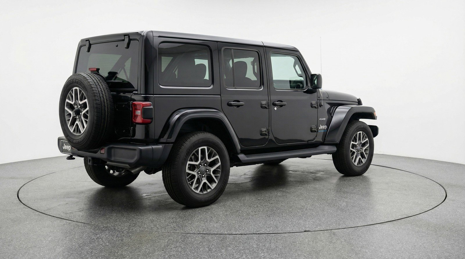 Used 2025 Jeep Wrangler Sahara AWD/4WD image 9