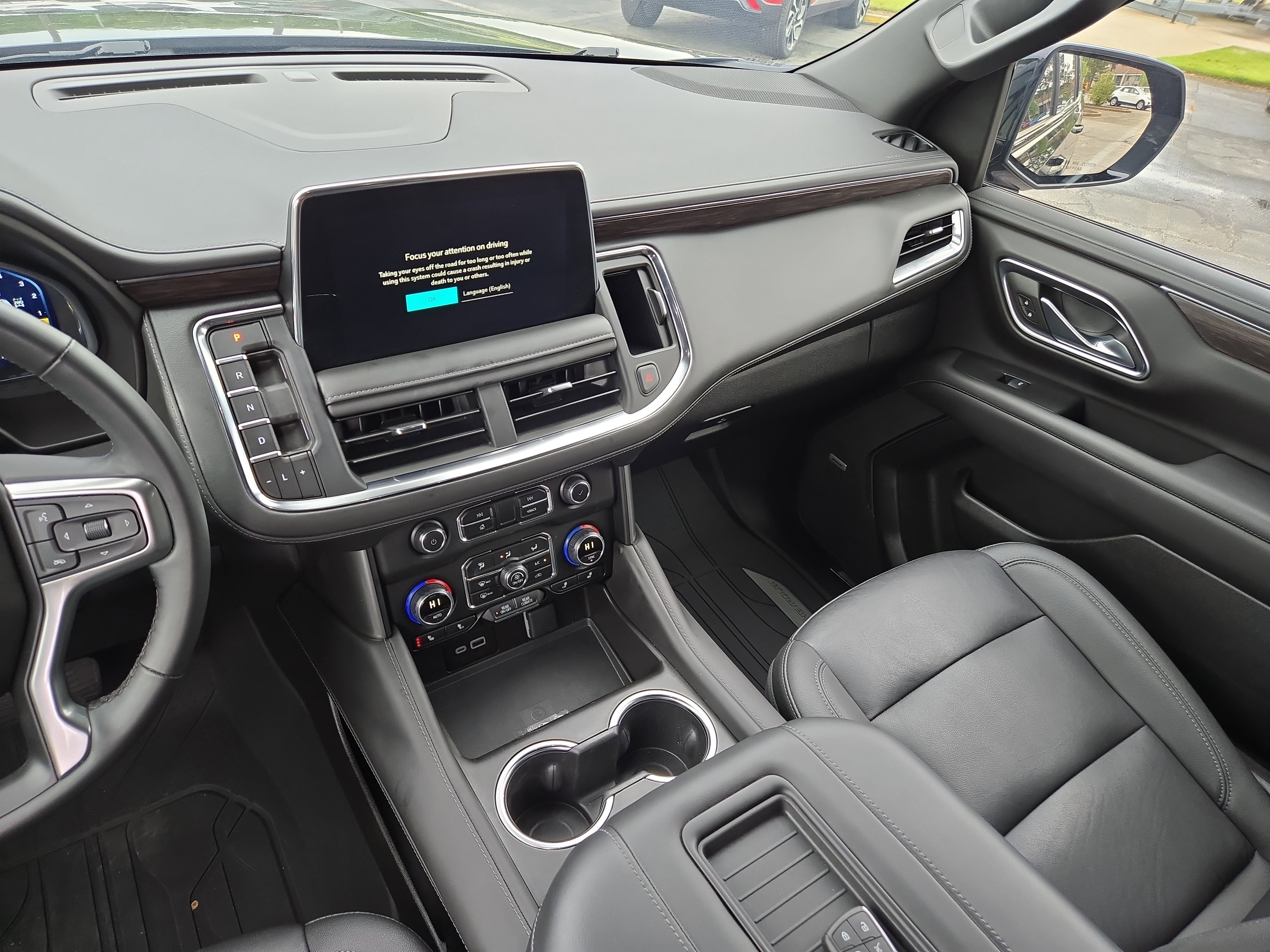 Used 2024 Chevrolet Tahoe Z71 w/ Luxury Package image 23