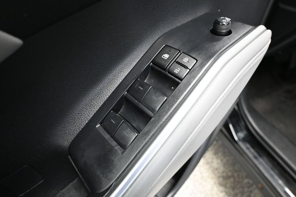 Used 2023 Toyota Highlander XLE AWD/4WD image 15