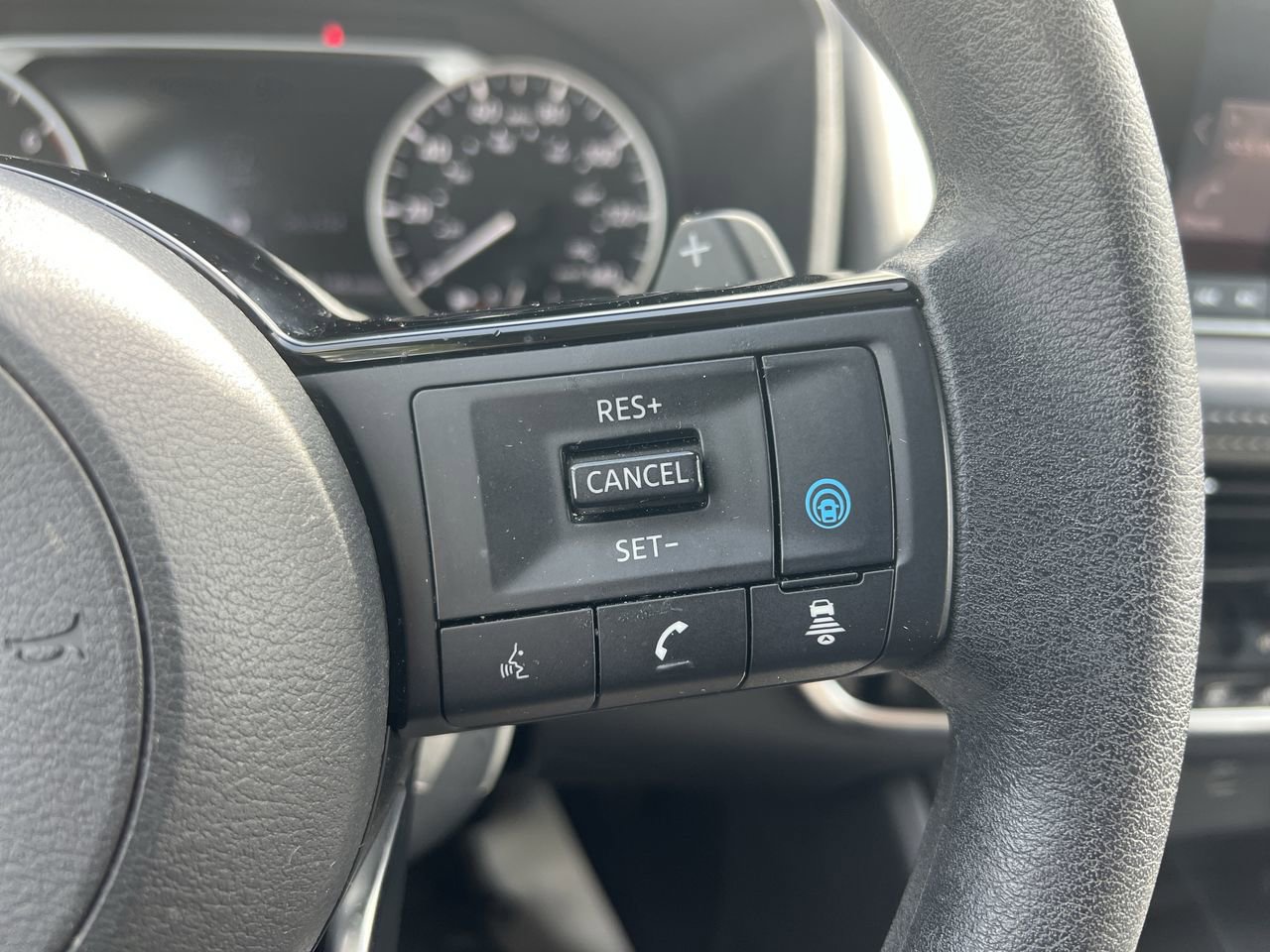 Used 2022 Nissan Rogue SV FWD image 20