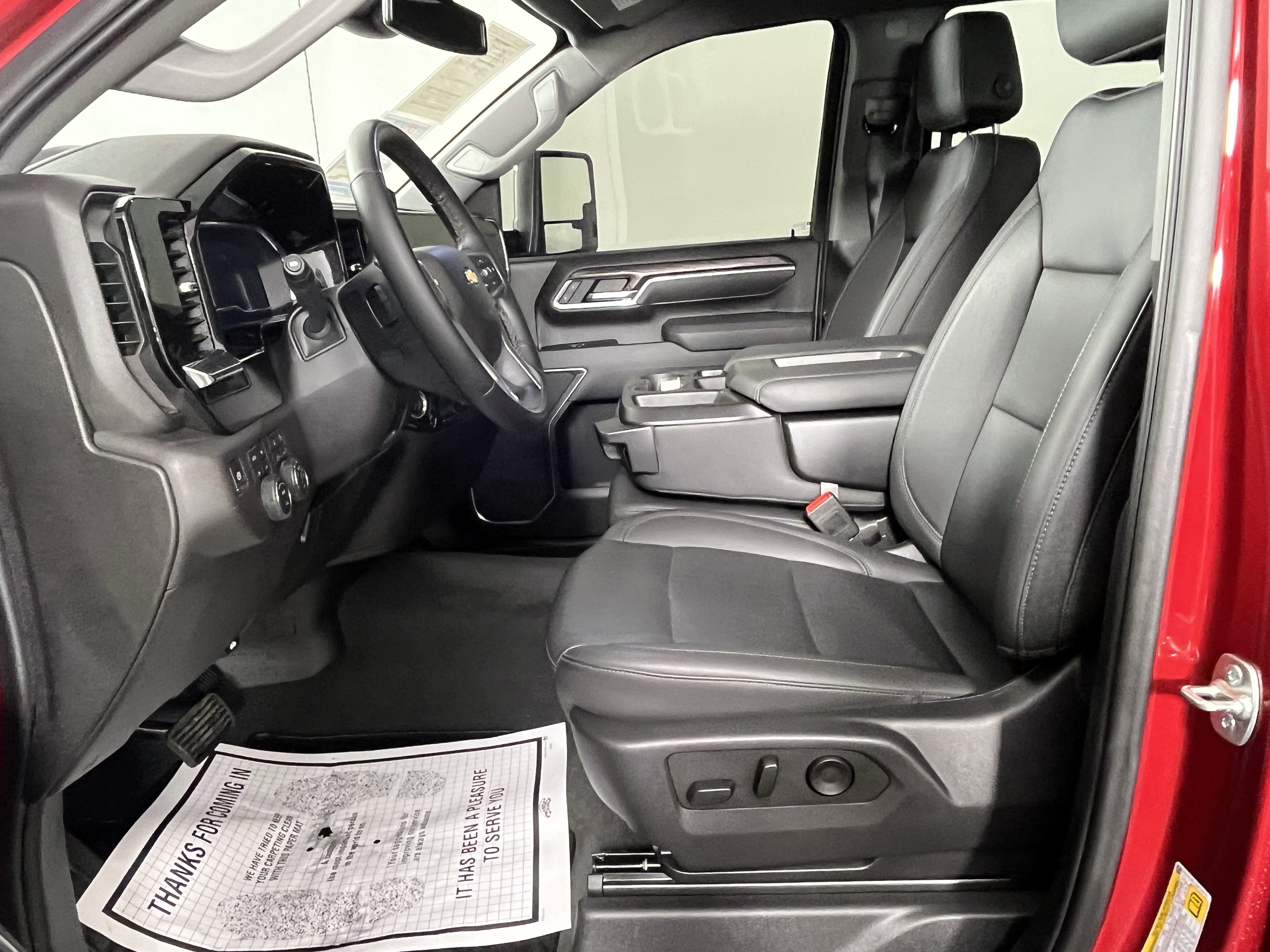 Used 2025 Chevrolet Silverado 3500 LTZ AWD/4WD image 22