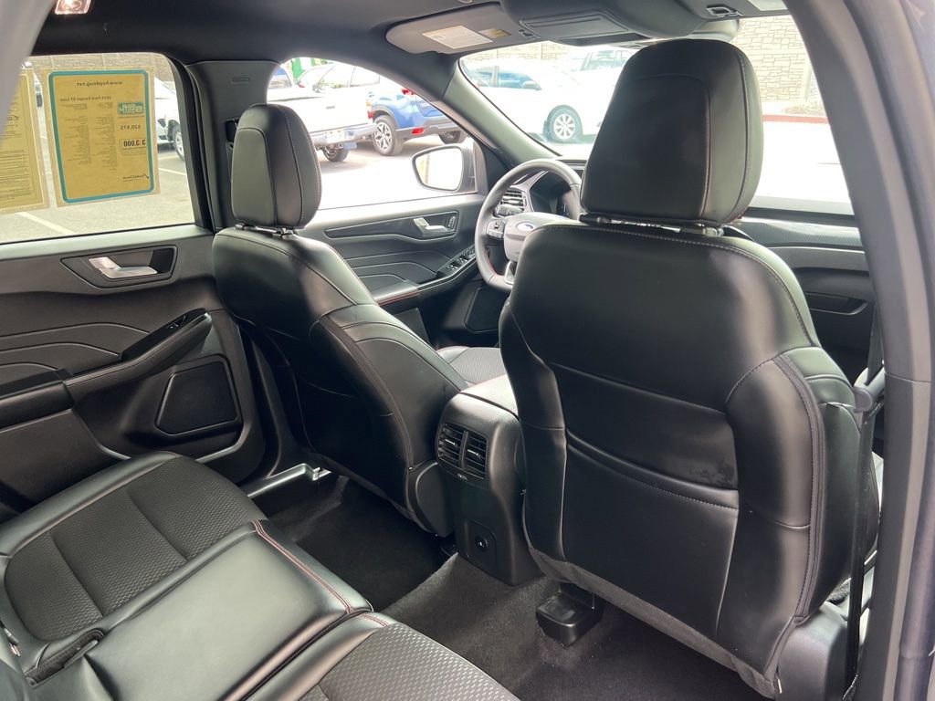 Used 2025 Ford Escape ST-Line image 24