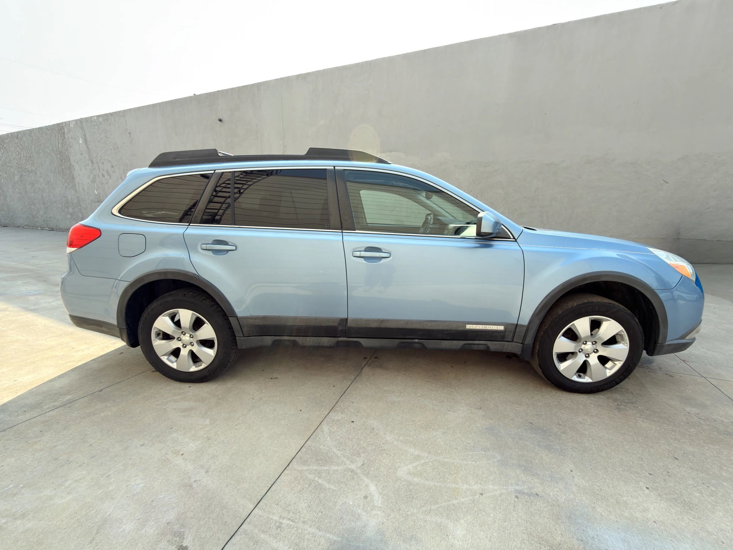 Used 2012 Subaru Outback 2.5i Premium image 9