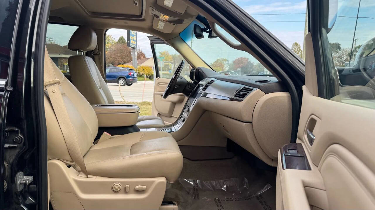 Used 2012 Cadillac Escalade EXT Luxury image 16