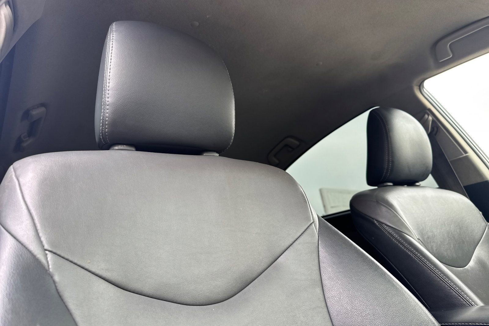 Used 2014 Toyota Prius Prime Advanced FWD image 17