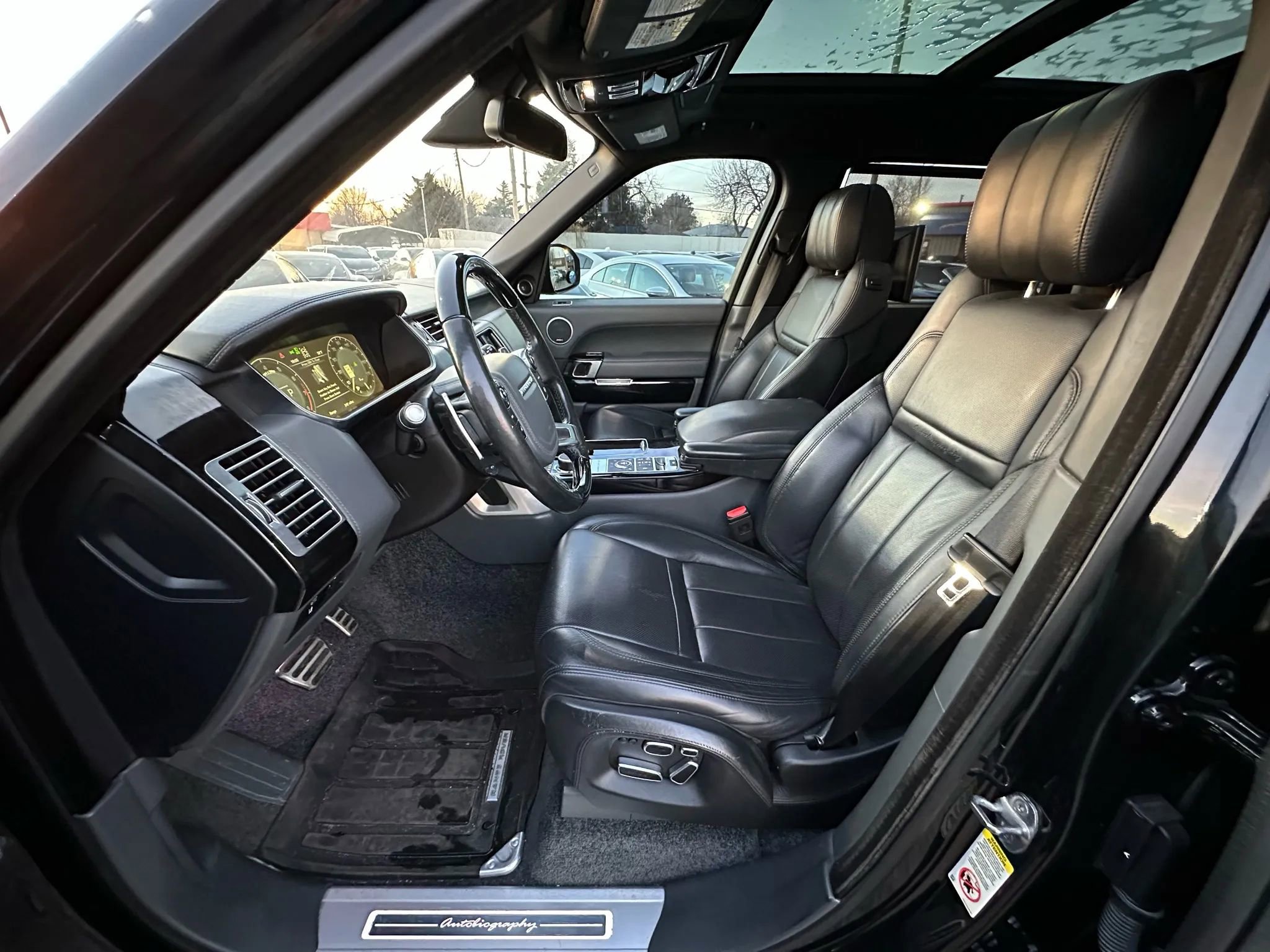 Used 2015 Land Rover Range Rover Long Wheelbase Autobiography image 9