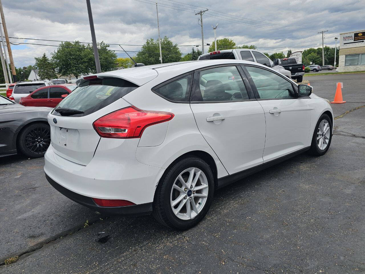 Used 2017 Ford Focus SE FWD image 6